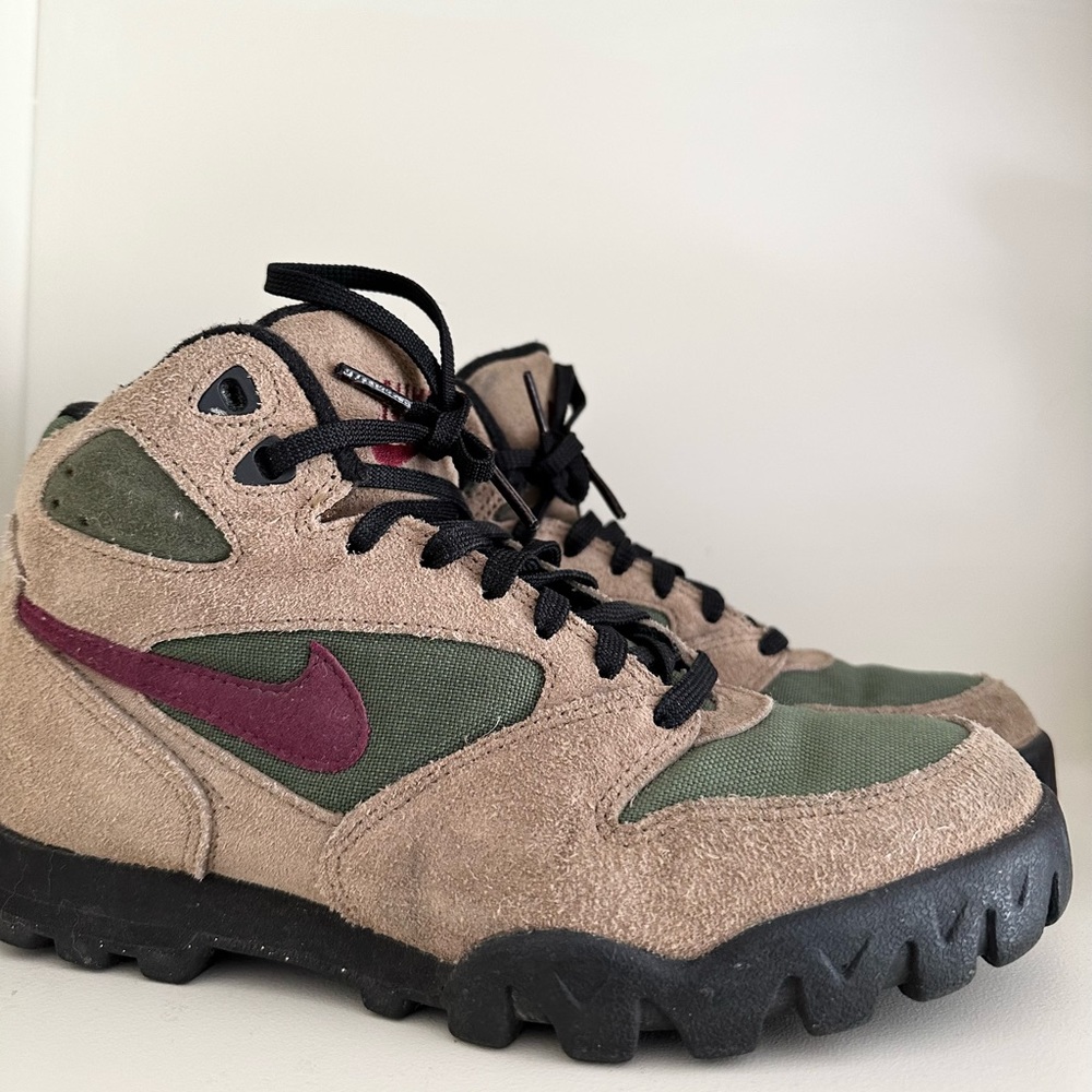 Nike Air Vintage 1994 Caldera Plus ACG Hiking Boots 90s Tan Burgundy Green 6.5